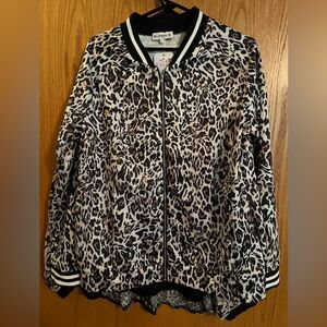 Size Large Leopard Print Bomber Jacket